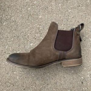 Steve Madden - Brown Leather Chelsea Boots